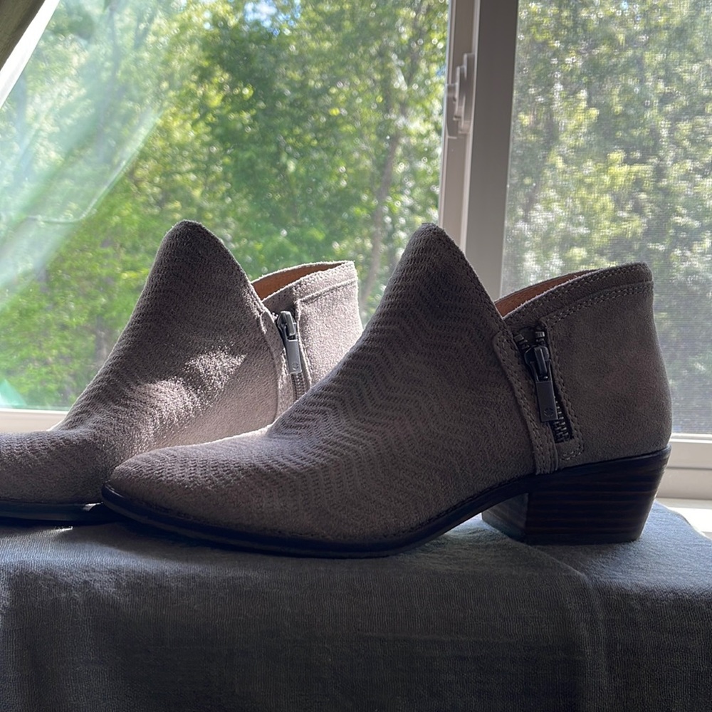 Ankle booties